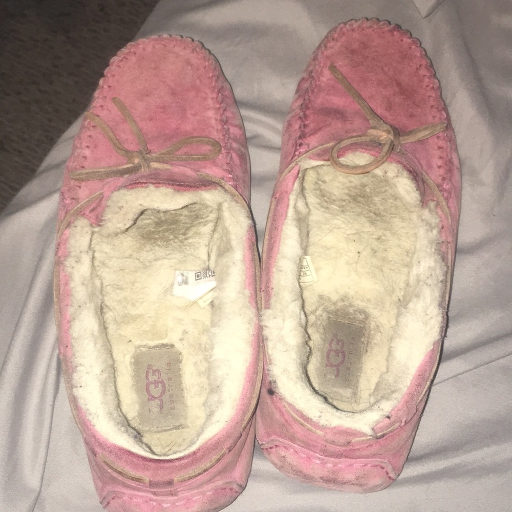 PINK UGG MOCCASINS SZ 9